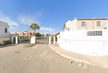 Casa en condominio en  Privada Calbell, Barcelona Residencial, Mexicali, Baja California, 21323, Mex