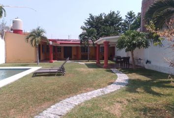 Casa en  Jacarandas 9, San Pedro De Los Pinos, Chiconcuac, Morelos, México