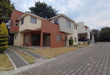 Casa en fraccionamiento en  Av. Independencia 68, Fraccionamiento Y Club De Golf Los Encinos, Estado De México, México