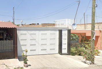 Casa en  Calle Celerino Navarro, Lomas Del Paraíso Ii, Guadalajara, Jalisco, México