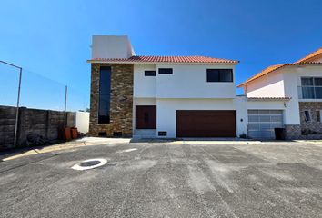 Casa en fraccionamiento en  El Sendero Residencial, Veracruz, México