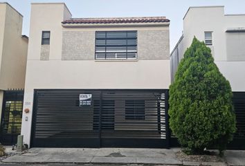 Casa en  Paseo Florencia, Cumbres Madeira, Monterrey, Nuevo León, México