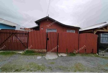 Casa en  Calle Salvador Zurita, Puerto Montt, Llanquihue, Los Lagos, 5520000, Chl