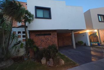 Casa en  Nueva Galicia Residencial, Tlajomulco De Zúñiga