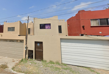 Casa en  Calle Constituyentes De 1917, Piedras Negras, Ensenada, Baja California, México