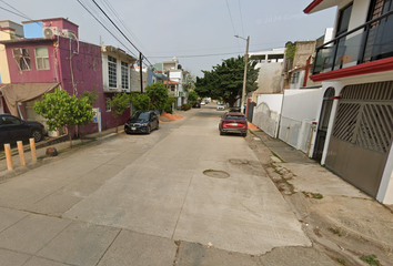 Casa en  Palma Del Condado, Paseo De Las Palmas, Coatzacoalcos, Veracruz, México