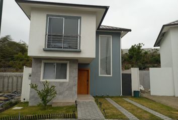 Casa en  Urb Vistana, Vía Principal Villa Club, Ecuador