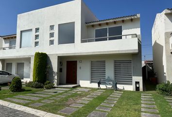 Casa en fraccionamiento en  Residencial El Manantial, Calle Adolfo López Mateos Mz 019, Llano Grande, Estado De México, México