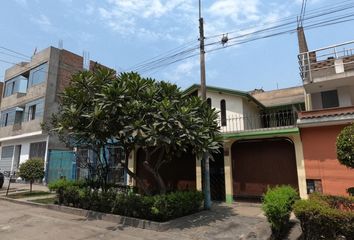 Casa en  Calle Amazonas, Ate Vitare, Perú