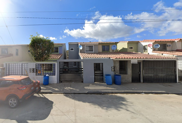 Casa en  Avenida Del Fresno, Fraccionamiento Los Encinos, Ensenada, Baja California, México