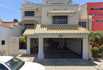 Casa en  Calle Cerro De La Colorada, Lomas De Mazatlán, Mazatlán, Sinaloa, México