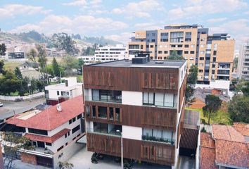 Departamento en  Los Nogales & Avenida Ordóñez Lasso, Cuenca, Azuay, Ecuador