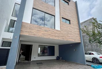 Casa en fraccionamiento en  Parque México, Boulevard De Los Lagos, Lomas De Angelópolis, Iii, Santa Clara Ocoyucan, Puebla, México