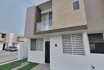 Casa en condominio en  Calle Manuel Lópezcotilla, Toluquilla, San Pedro Tlaquepaque, Jalisco, 45610, Mex