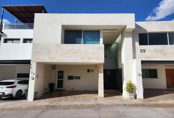 Casa en fraccionamiento en  Horizontes Residencial, Avenida Horizontes, Horizontes Residencial, Irapuato, Guanajuato, México