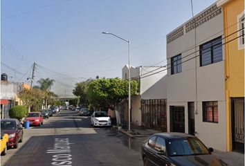 Casa en  C. Dr. Francisco Márquez, Sutaj, Guadalajara, Jalisco, México