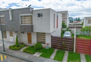 Casa en  Mgjf+2g5, Quito, Ecuador