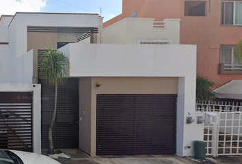 Casa en  C. Cataluña 5, Sm 41, 77507 Cancún, Q.r., México