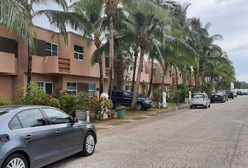 Casa en  Calle El Cantil California Playa Del Sol, Playa Del Carmen, Quintana Roo, México