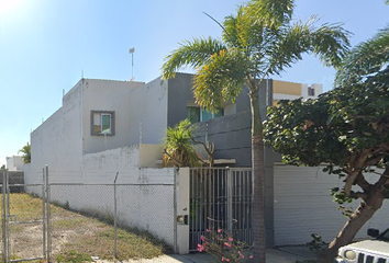 Casa en  Calle Ágata, Residencial Esmeralda Norte, Colima, México