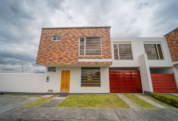 Casa en  Portal Del Dean, Avenida Chillo Jijon, Quito, Ecuador