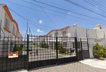 Casa en  Calle Independencia, Delegación San Mateo Otzacatipan, 50220 Crespa Floresta, México, México