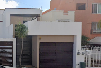 Casa en  C. Cataluña 5, Sm 41, 77507 Cancún, Q.r., México