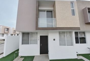 Casa en condominio en  Calle Manuel Lópezcotilla, Toluquilla, San Pedro Tlaquepaque, Jalisco, 45610, Mex