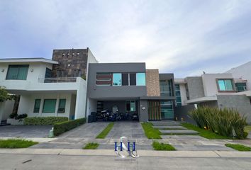 Casa en condominio en  Calle Vía Cerezos 7m, Zapopan, Jalisco, 45019, Mex