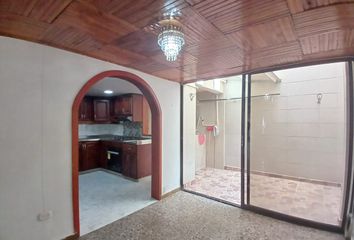 Casa en Barrio Corales, Calle 85, Pereira, Risaralda, Colombia
