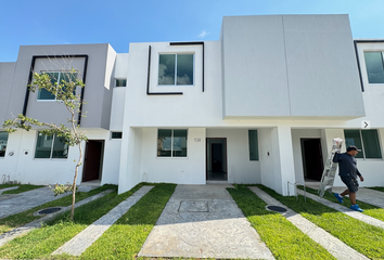 Casa en  C. Margarita 92, 45138 Nuevo México, Jal., México