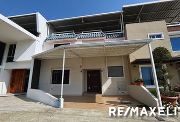 Casa en  Urbanización Manta Beach, Ruta Del Spondylus, Manta, Ecuador