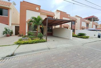 Casa en  Clínica Gavilanes, Calle 8, Manta, Manabí, Ecuador