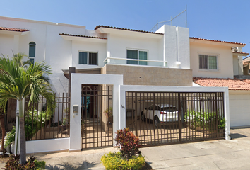 Casa en  Rio Cutzmala 141, Fluvial Vallarta, Puerto Vallarta, Jalisco, México