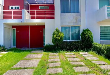 Casa en fraccionamiento en  Calle Fresnos, Morelia, Michoacán De Ocampo, 58303, Mex