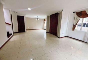 Casa en  Av. Gral. Rumiñahui S/n, Sangolquí 171103, Ecuador