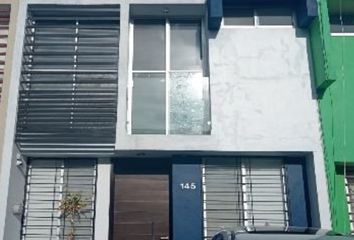 Casa en fraccionamiento en  Avenida Valdepeñas, Zapopan, Jalisco, 45133, Mex