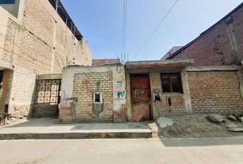 Terreno en  324f+985 San Juan De Lurigancho, Perú