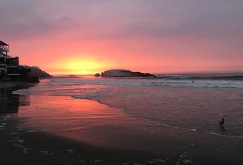 Casa de playa en  Puerto Fiel, Cerro Azul, Perú