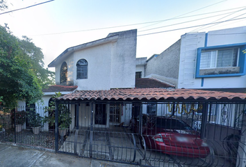 Casa en  Cisnes 95, Colinas De Santa Barbara, Sta Bárbara, 28017 Colima, México