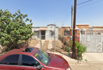 Casa en  Avenida Bolea, Mexicali, Baja California, México