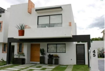 Casa en fraccionamiento en  Juriquilla Santa Fe, Santa Fé, Juriquilla, Querétaro, México