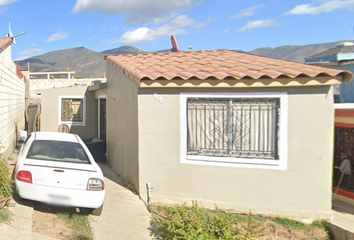 Casa en  De Los Encinos, Fraccionamiento Los Encinos, Ensenada, Baja California, México