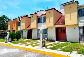 Casa en fraccionamiento en  Paseo De La Luz 13, Fraccionamento Paseos De Xochitepec 2, Xochitepec, Morelos, México