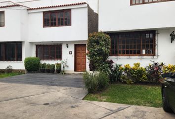 Casa en  Jirón Batalla De San Juan, Santa Teresa, Santiago De Surco, Perú