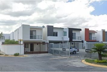 Casa en condominio en  Sauces, Villas De Anáhuac Sector Alpes, Joyas De Anahuac, Ciudad General Escobedo, Nuevo León, México