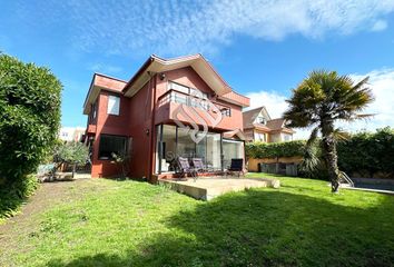 Casa en  Avenida Bosques De Montemar, Concón, Chile