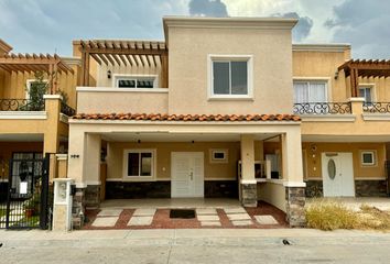 Casa en  Los Viñedos, Boulevard Paseo De Los Viñedos, Fraccionamiento Los Viñedos Residenciales, Zempoala, Estado De Hidalgo, México