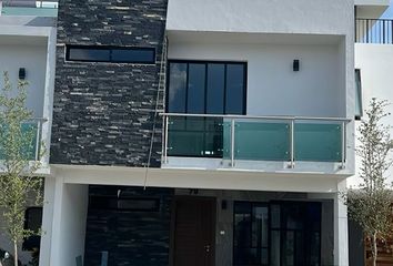 Casa en condominio en  Boreales Coto 2 Residencial, Calle Talavera Poniente, Zapopan, Jalisco, México