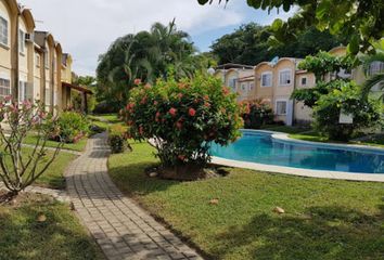 Casa en fraccionamiento en  Ixtapa, Zihuatanejo, Zihuatanejo De Azueta